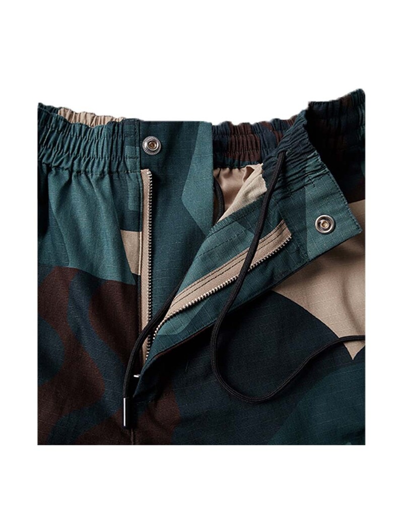 By Parra Distorted Camo Shorts Green