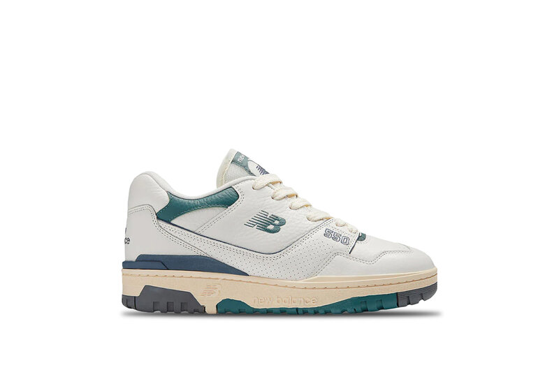 New Balance 550 Sea Salt New Spruce