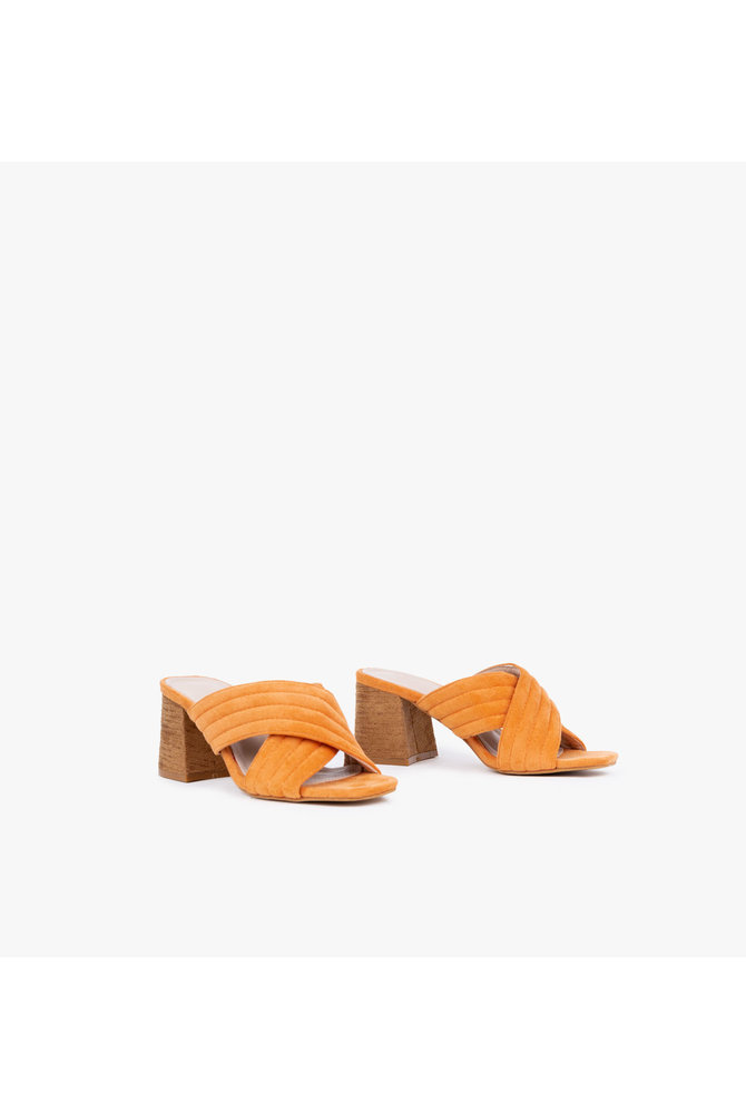 Oranje sandaal