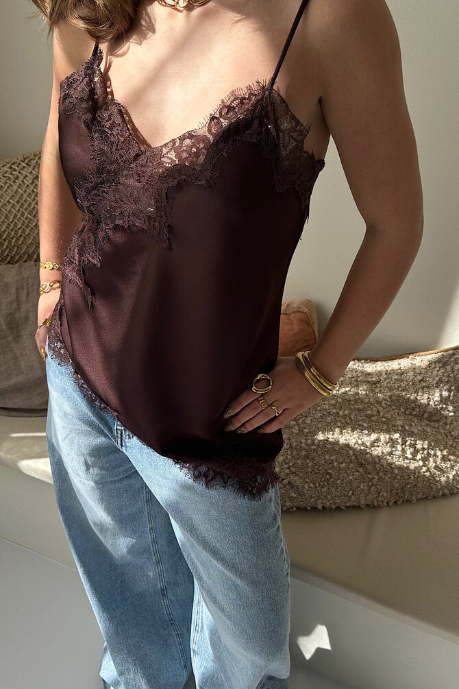 Satijnen Top Lucia - Bruin