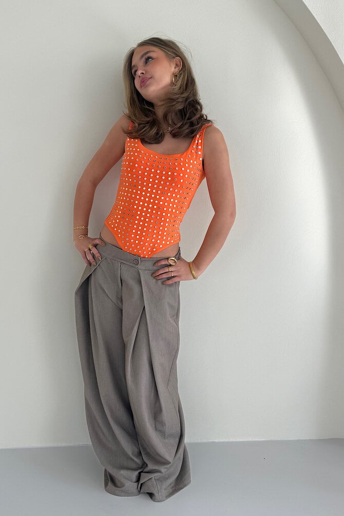 Oranje Studs Body  - Copy