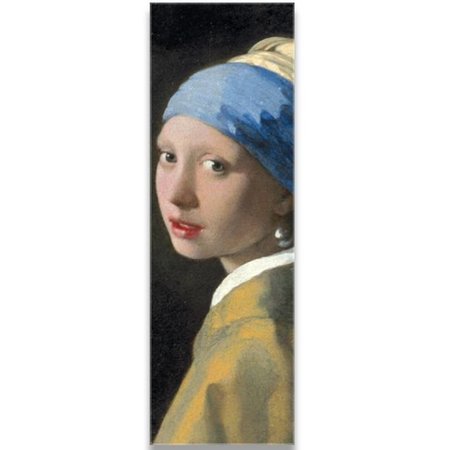 Schal-Mädchen mit einem Perlenohrring