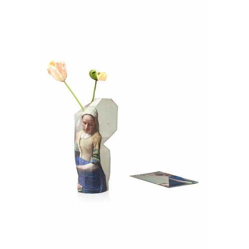 Papiervase Milchmagd Papiervase Milchmagd