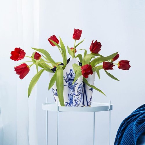 Delft blue bow vase 