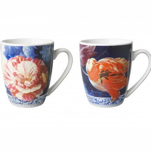 Ensemble de tasses de l'âge d'or avec des fleurs Ensemble de tasses de l'âge d'or avec des fleurs