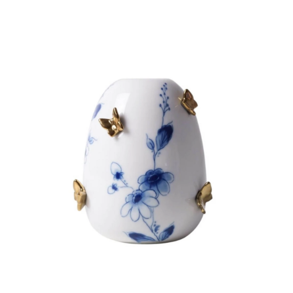 Delft blue vase with golden butterflies