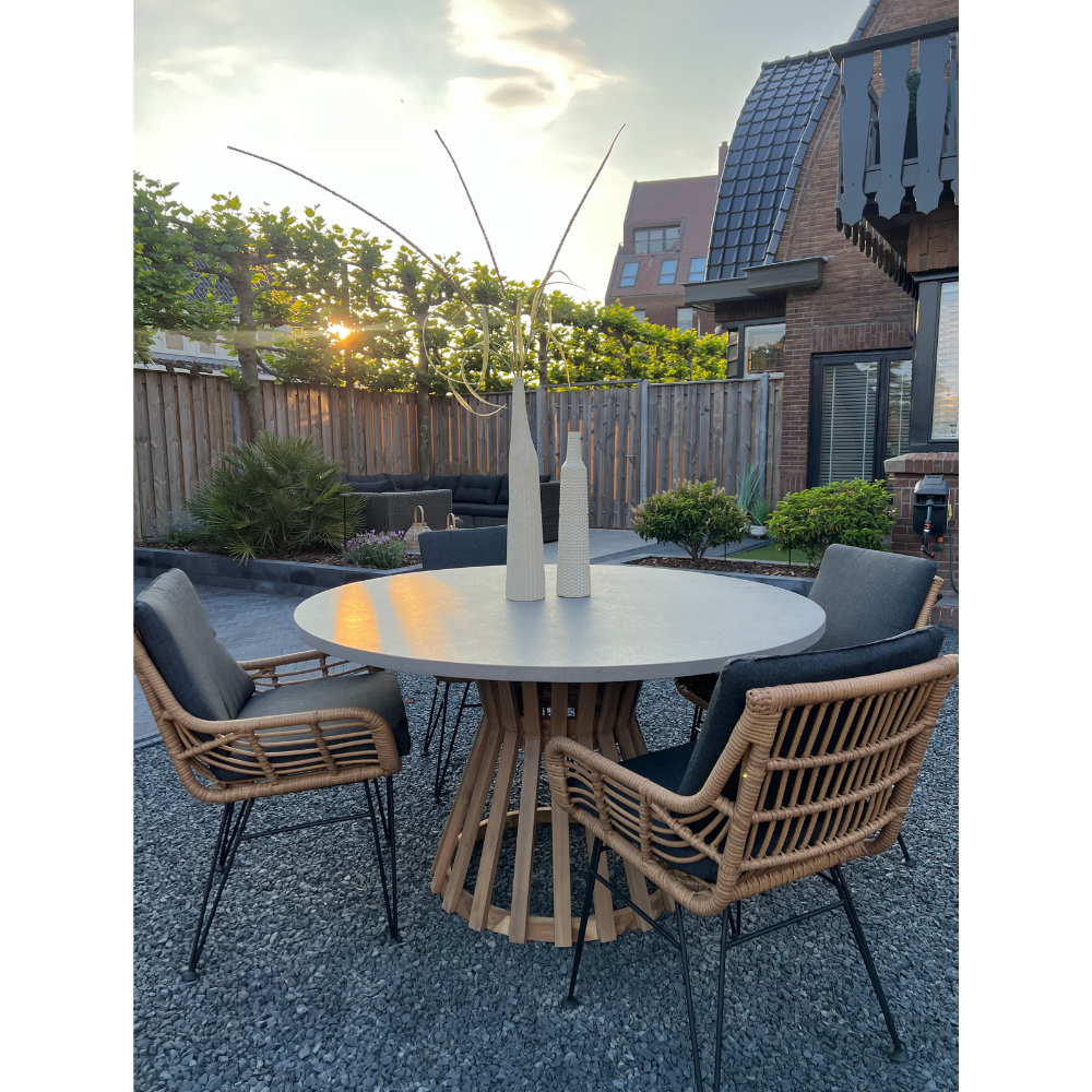 Elzas/Carlos Charcoal dining tuinset | 4 personen | betonlook + hardhout | 135cm rond