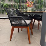 Seville dining tuinstoel | touw + hardhout | zwart