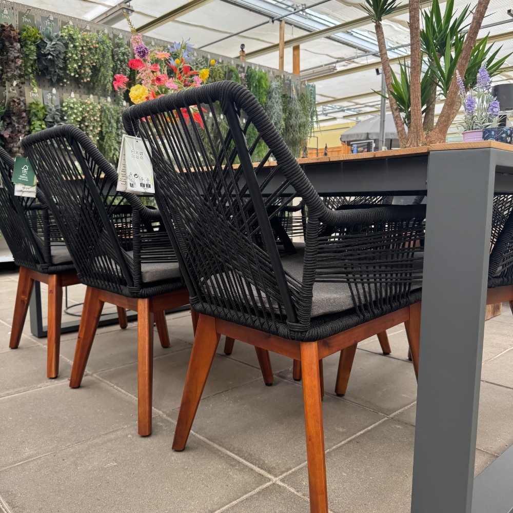 Seville dining tuinstoel | touw + hardhout | zwart