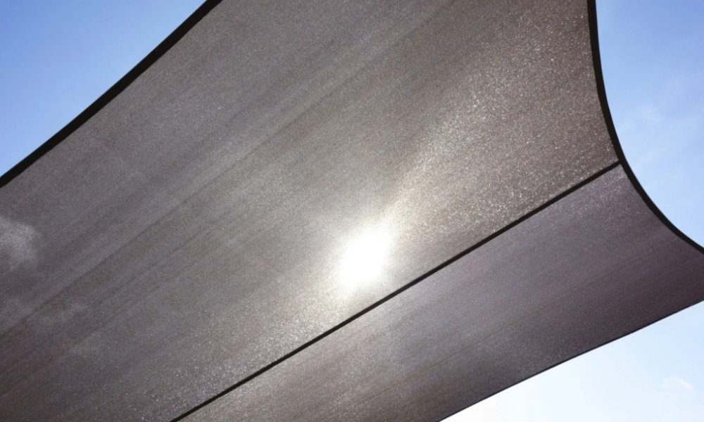 Schaduwdoek spannen in je tuin