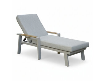 Lola ligbed | aluminium + polywood | beige | 199cm