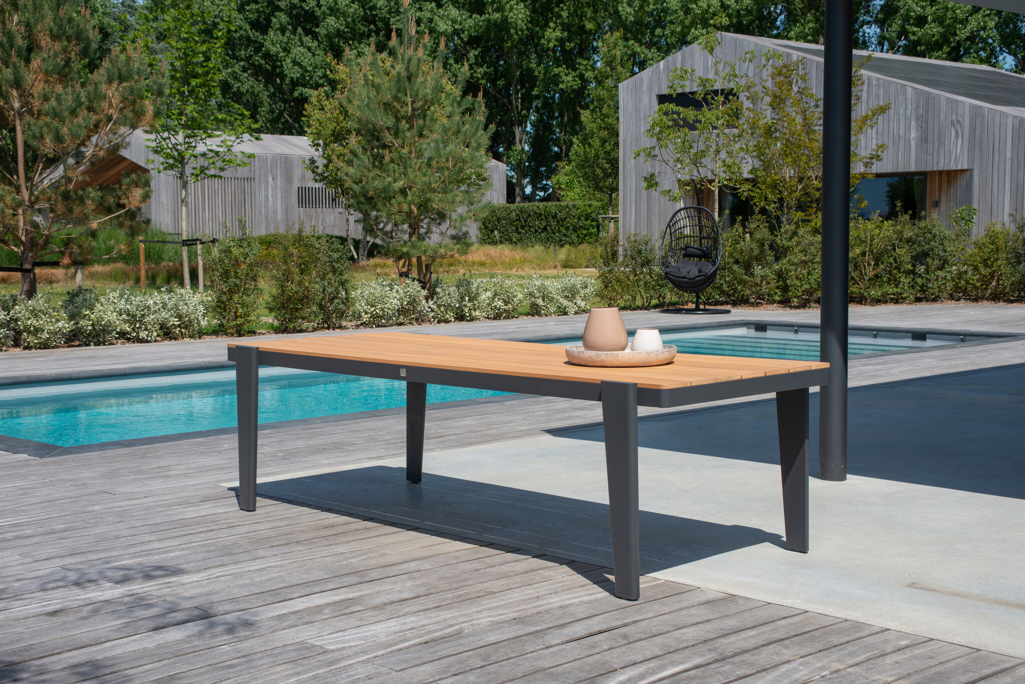 Hoe kies ik het juiste materiaal voor mijn tuintafel?