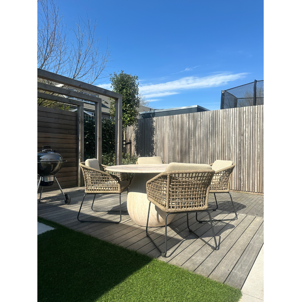Joep/Tulum Sahara Dust dining tuinset | 4 personen | travertin + touw | 135cm rond