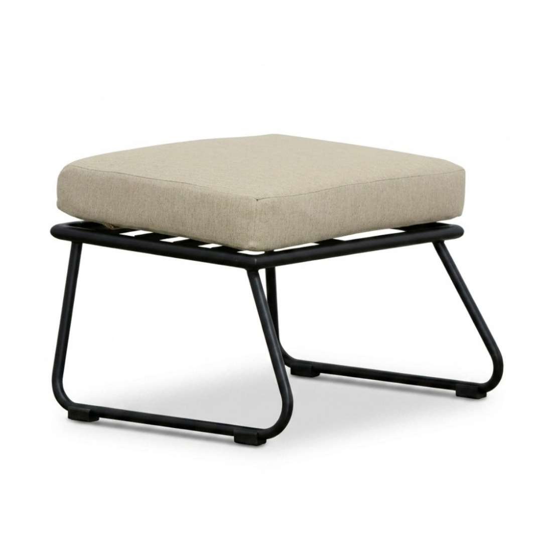 Flora loungestoel tuin met voetenbank | wicker + aluminium | Sahara Dust