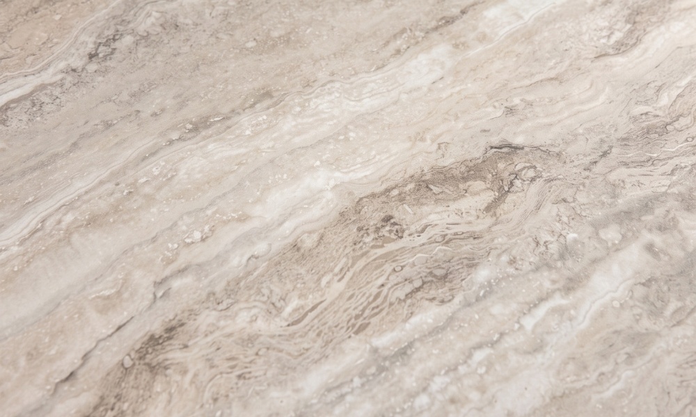 Onderhoud van sintered stone tuinmeubelen