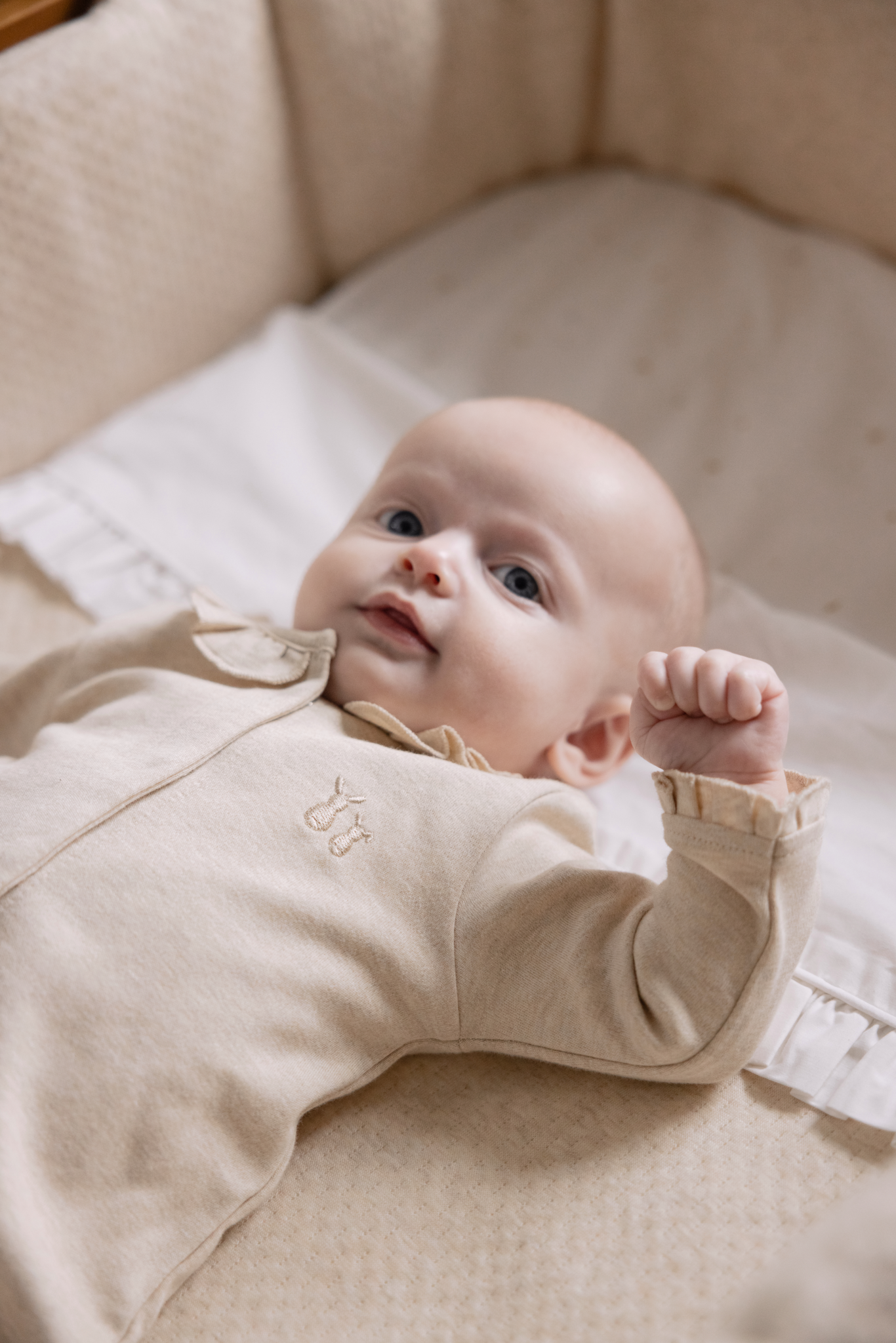 Babysuit Sand with ruffles-2