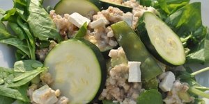 Buchweizensalat mit grünem Gemüse