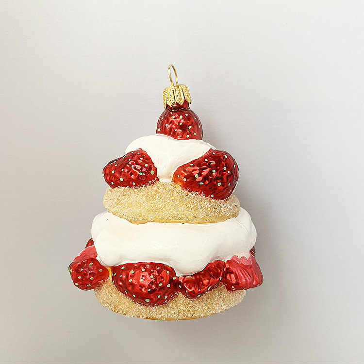 Christmas Decoration Cake with Strawberries