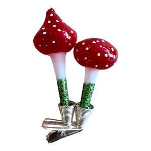 Christmas Clip Two Mushrooms