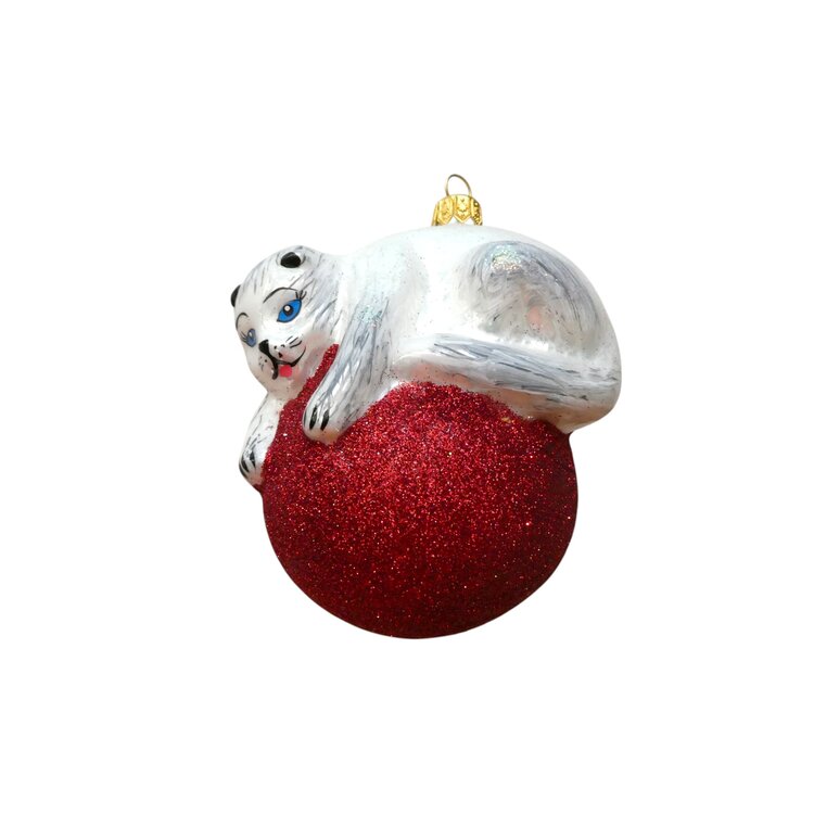 Kerstbal Katje op een Rode Bal