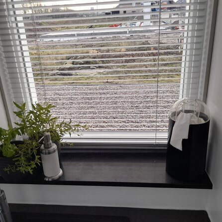 Fensterbank innen - Marmorkomposit poliert - Blaustein Optik - 2 cm stark - Innenfensterbänke (Fenstersims) Kunststein / Komposit - Agglo Marmor / Gussmarmor - Nach Maß