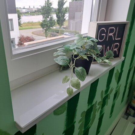 Fensterbank innen - Quarz-Komposit poliert - Weiß - 2 cm stark - Innenfensterbänke (Fenstersims) Kunststein / Komposit - Quartskomposit / Quarzverbund - Nach Maß