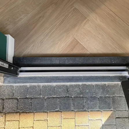 Türschwelle außen -  FLACH - Belgischer Blaustein - leicht geschliffen - 2 cm stark - Schwelle Außentür / Haustür / Eingangstür - Naturstein - Nach Maß