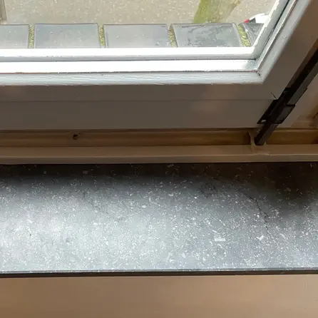 Fensterbank innen - Belgischer Blaustein - leicht geschliffen - 2 cm stark - Innenfensterbänke (Fenstersims) Naturstein - belgischer blauer Kalkstein - Nach Maß