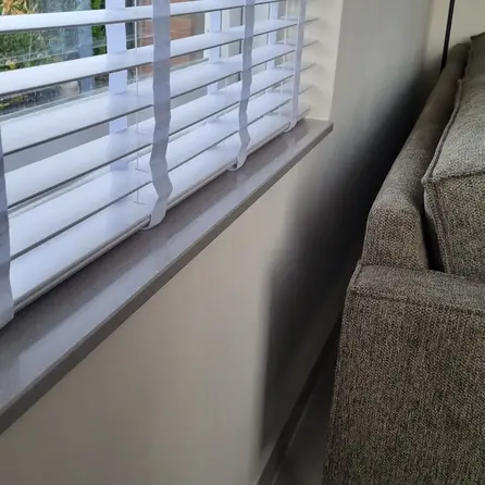 Fensterbank innen - Marmorkomposit poliert - Hellgrau - 2 cm stark - Innenfensterbänke (Fenstersims) Kunststein / Komposit - Agglo Marmor / Gussmarmor - Nach Maß