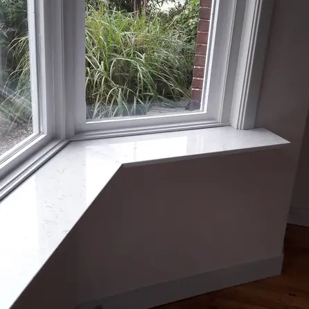 Fensterbank innen - Marmorkomposit poliert - Weißer Bianco Carrara Marmor Optik - 2 cm stark - Innenfensterbänke (Fenstersims) Kunststein / Komposit - Agglo Marmor - Nach Maß