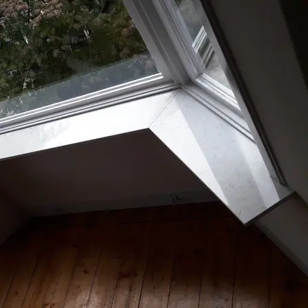 Fensterbank innen - Marmorkomposit poliert - Weißer Bianco Carrara Marmor Optik - 2 cm stark - Innenfensterbänke (Fenstersims) Kunststein / Komposit - Agglo Marmor - Nach Maß