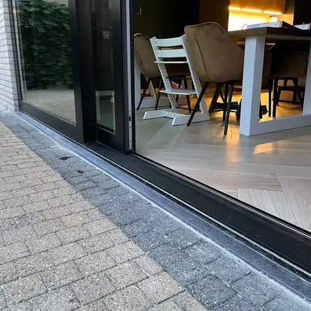 Türschwelle außen - FLACH - Belgischer Blaustein - leicht geschliffen - 8 cm stark - Schwelle Außentür / Haustür / Eingangstür - Naturstein - Nach Maß Türschwelle außen - FLACH - Belgischer Blaustein - leicht geschliffen - 8 cm stark - Schwelle Außentür / Haustür / Eingangstür - Naturstein - Nach Maß