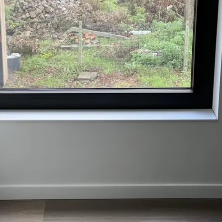 Fensterbank innen - Marmorkomposit poliert - Weiß - 1,2 cm stark - Innenfensterbänke (Fenstersims) Kunststein / Komposit - Agglo Marmor / Gussmarmor - Nach Maß