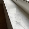 Vensterbank Bianco Carrara marmer - Gepolijst - 3 cm dik - OP MAAT - Venstertablet / raamtablet wit marmer