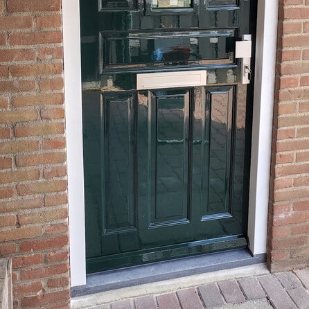 Buitendorpel afgeschuind blauwe steen - Licht gezoet arduin - 10 cm dik - OP MAAT - Waterkering / aflopende (lek)dorpel buitendeur - tuindeur - terrasdeur - voordeur - garagedeur - Belgisch hardsteen (blauw steen / blauwsteen) Buitendorpel afgeschuind blauwe steen - Licht gezoet arduin - 10 cm dik - OP MAAT - Waterkering / aflopende (lek)dorpel buitendeur - tuindeur - terrasdeur - voordeur - garagedeur - Belgisch hardsteen (blauw steen / blauwsteen)