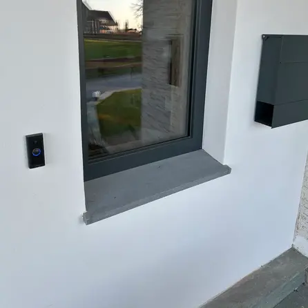 Raamdorpel vlak blauwe steen - Geschuurd arduin - 3 cm dik - OP MAAT - Waterkering / dorpel raam met  waterhol - raamtablet / vensterbank buiten - Belgisch hardsteen (blauwsteen)