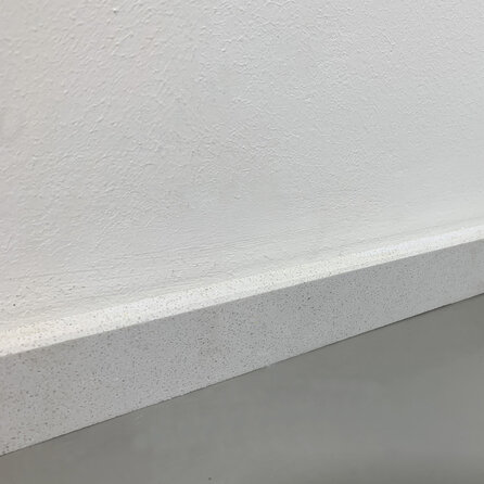 Plint marmercomposiet - Bianco wit - Gepolijst- 1,2 cm dik - OP MAAT - Vloerplint / muurplint - Marmer composiet Plint marmercomposiet - Bianco wit - Gepolijst- 1,2 cm dik - OP MAAT - Vloerplint / muurplint - Marmer composiet