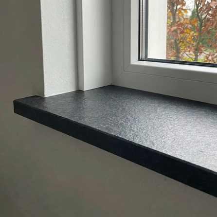 Vensterbank nero assoluto graniet - Gevlamd - 3 cm dik - OP MAAT - Venstertablet / raamtablet Absolute black - zwart graniet - Gebrand / Anticato