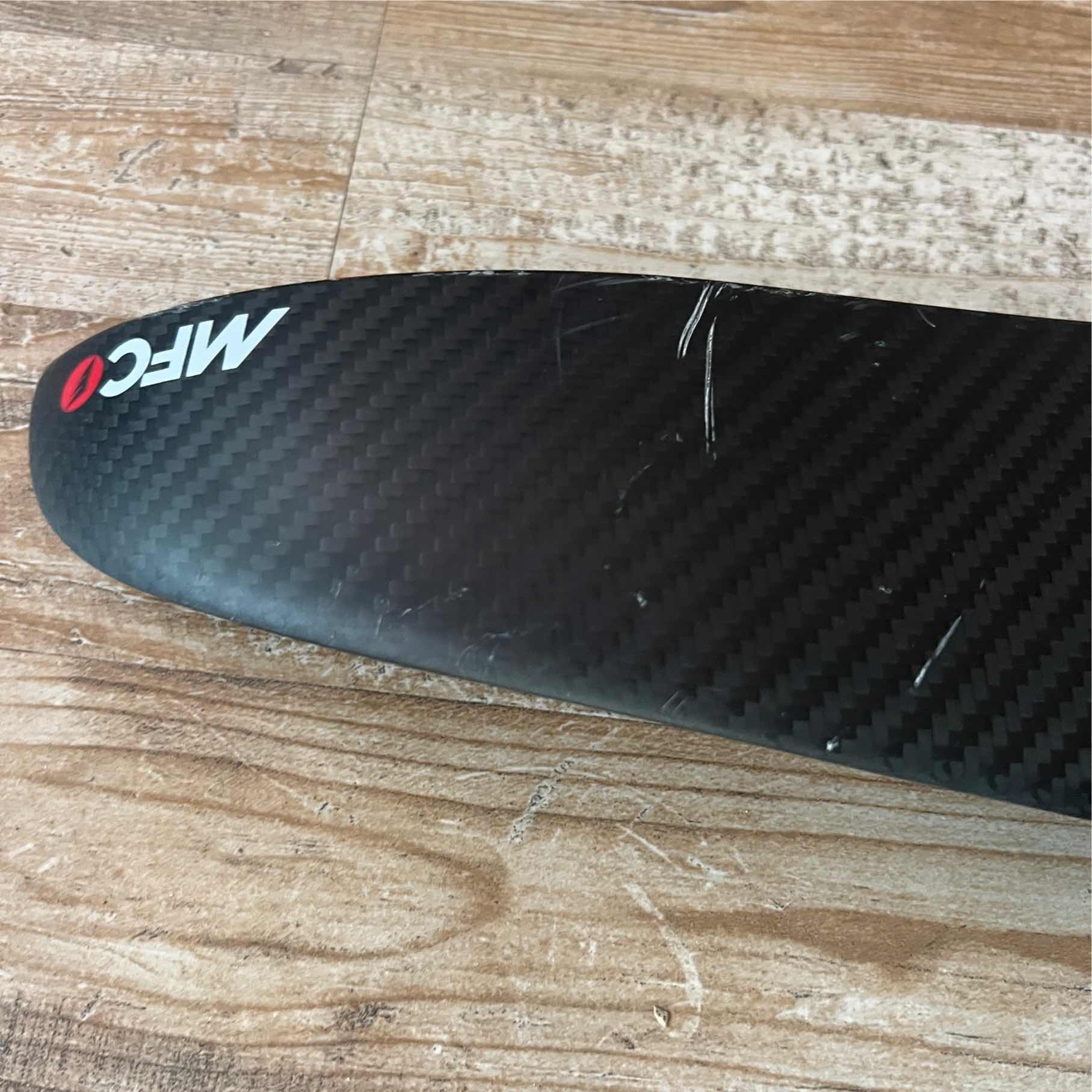 MFC MFC Hydros 1600 Pack Mast 92