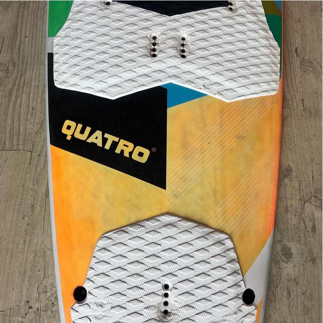 Quatro Quatro Pyramid 77 2017