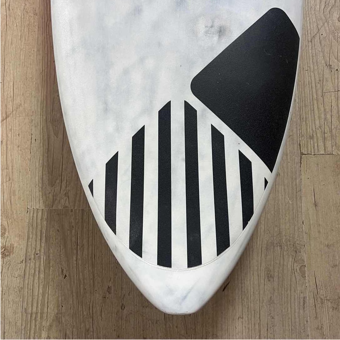 Quatro Quatro Pyramid 77 2017