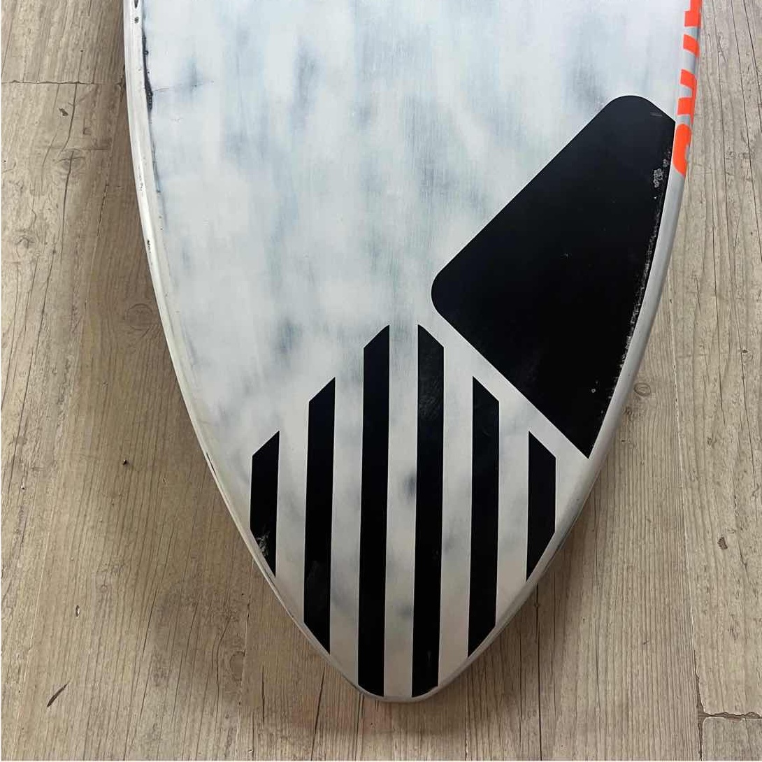 Quatro Quatro Pyramid 77 2017