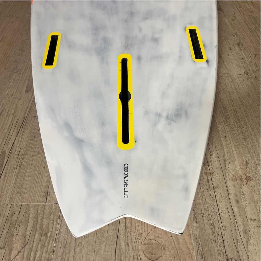 Quatro Quatro Pyramid 77 2017