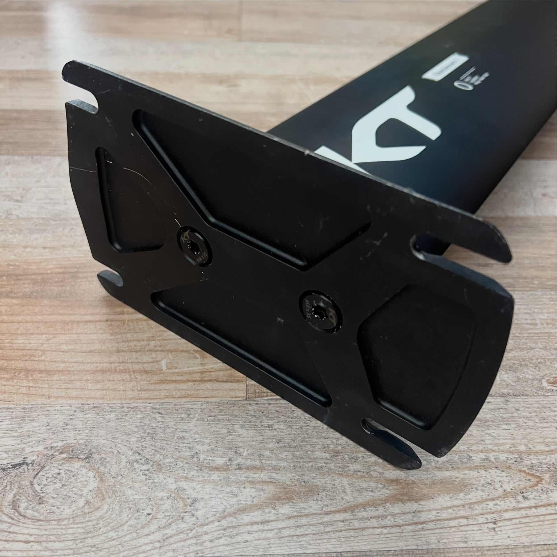 KT KT mast alu 77 + plate + doodad