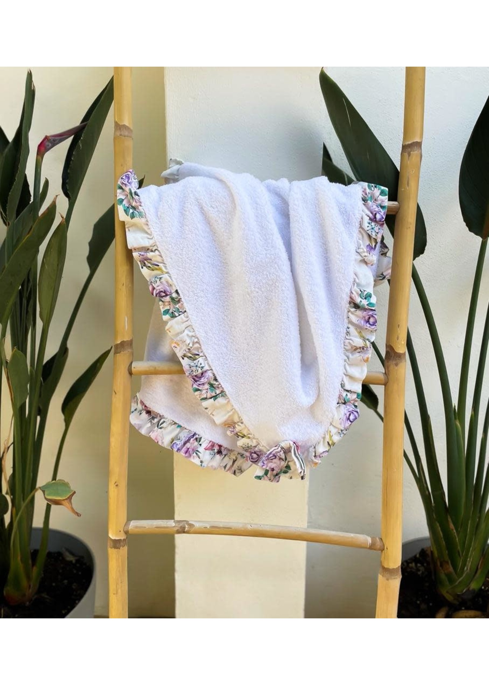 Petite Zara Towel White Flowers - Petite Zara