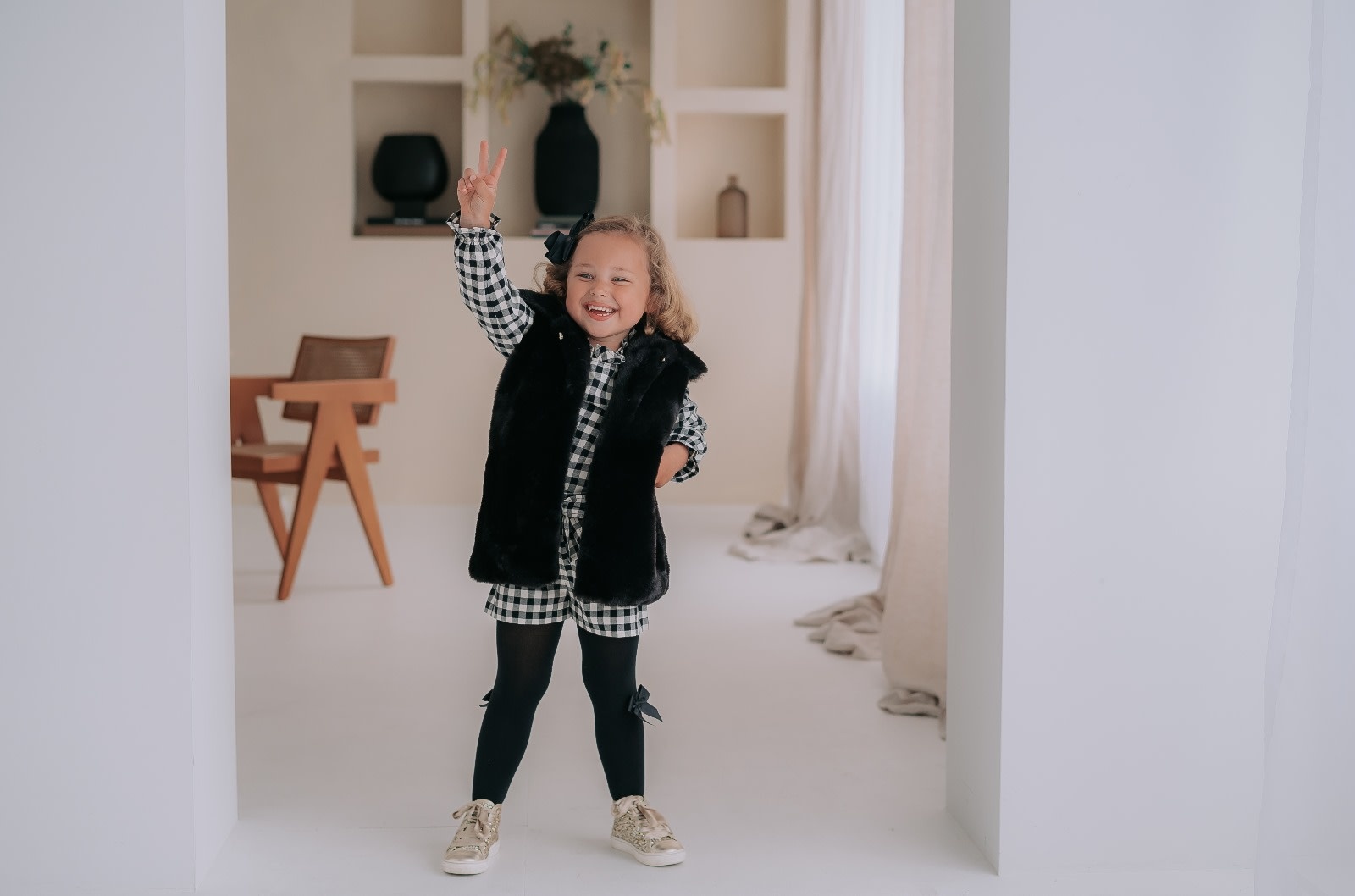 Petite Zara Gilet Faux Fur Black Petite Zara