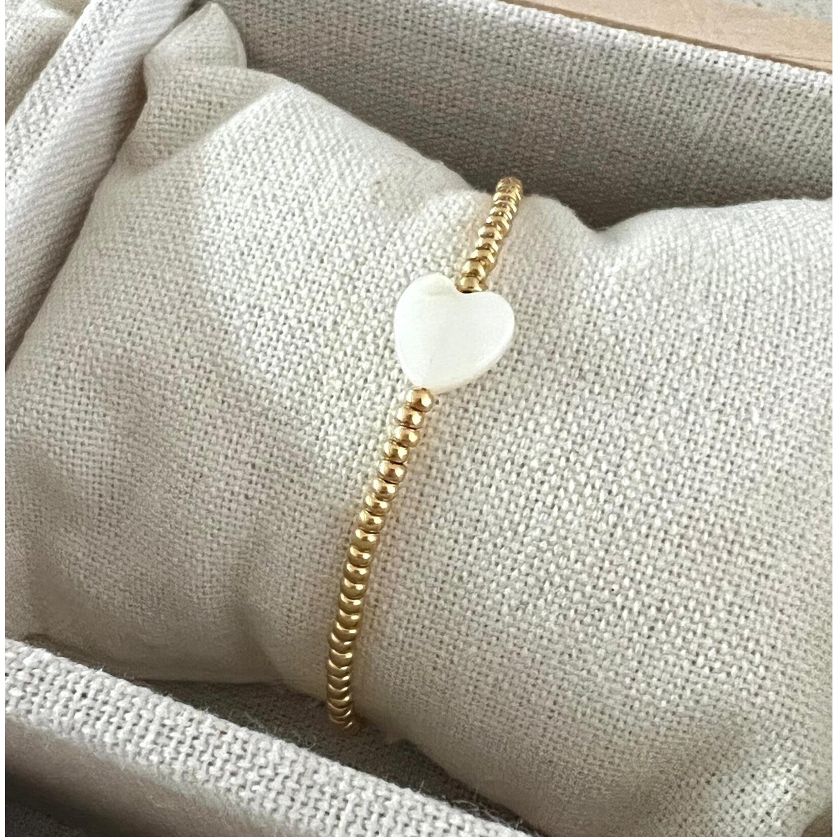 Bracelet Gold with White Heart