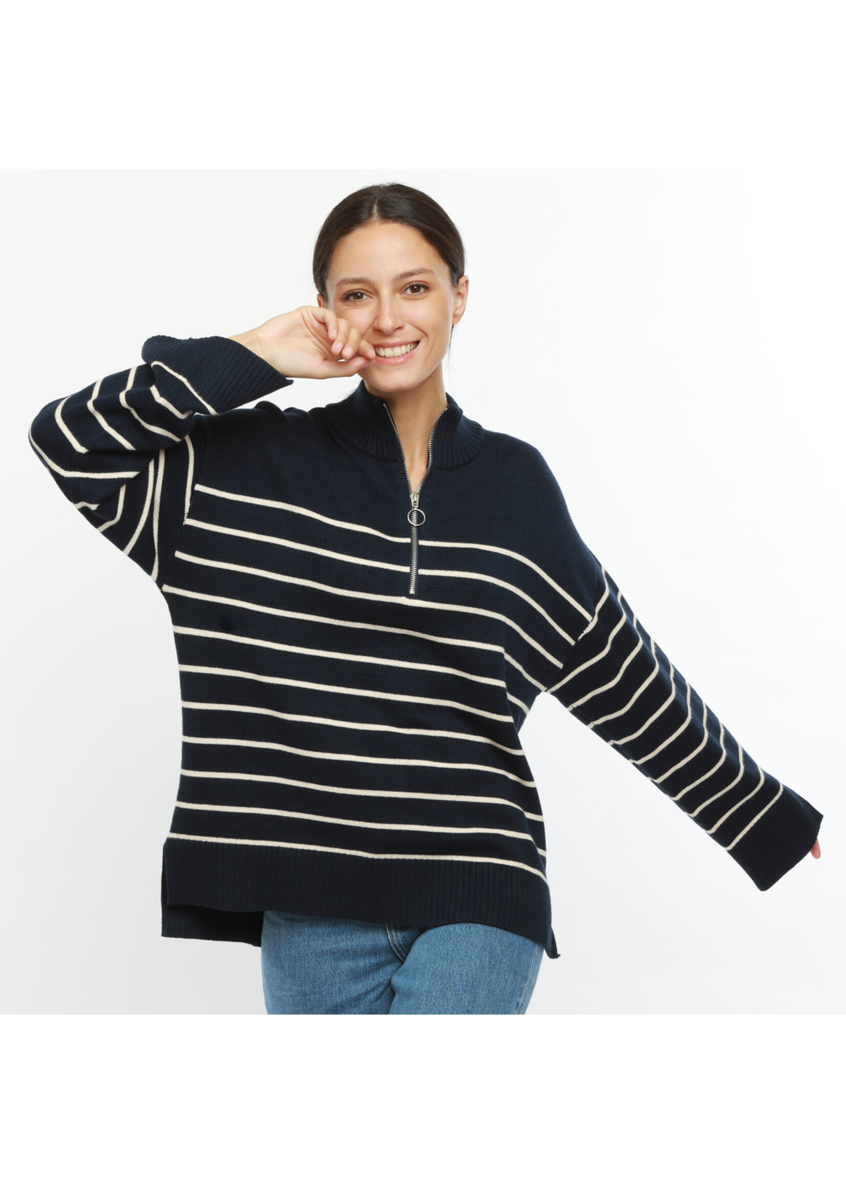 Pull Marine blauw met hoge kraag & rits