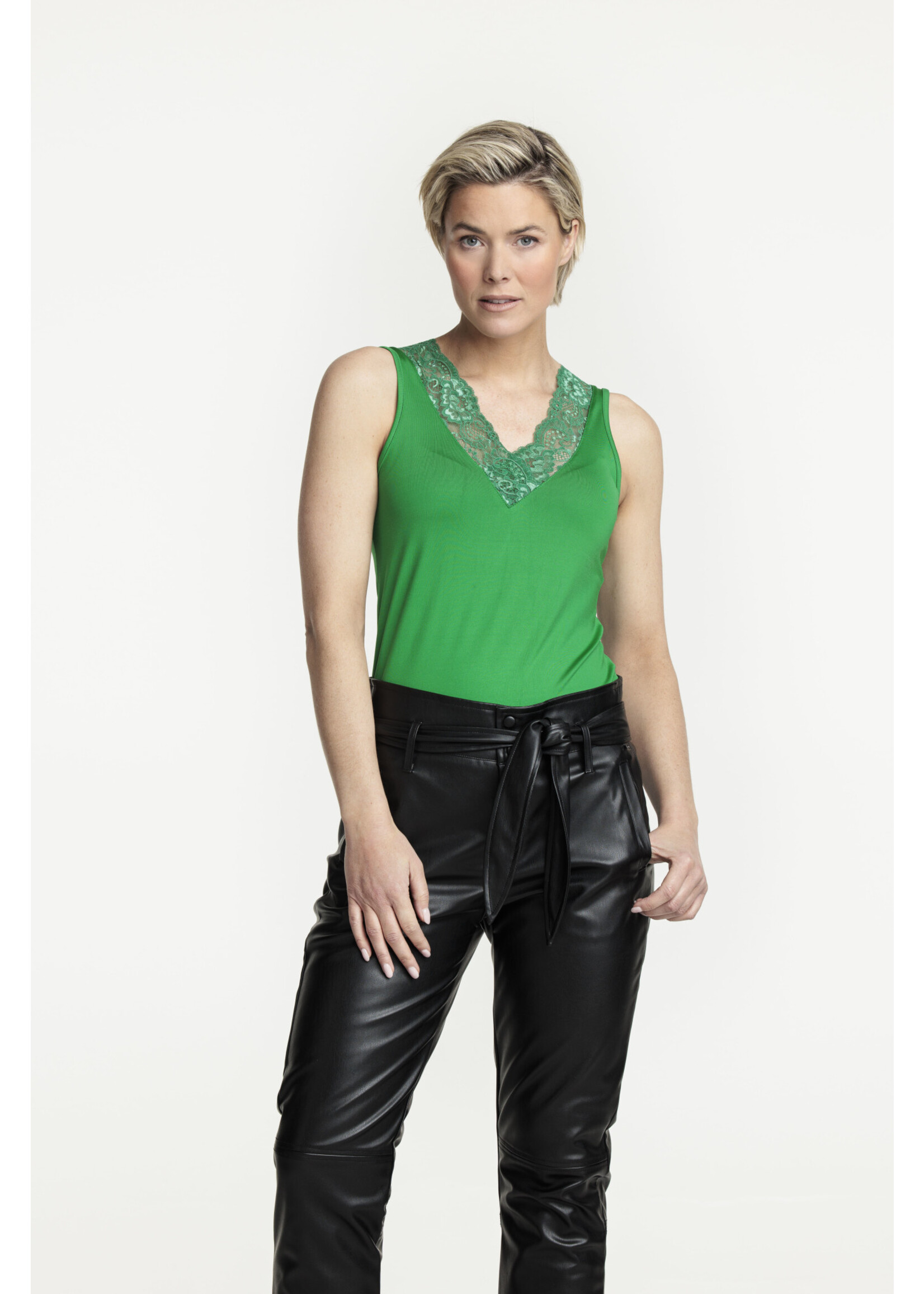 Tramontana BASIC TOP V-NECK LACE GREEN