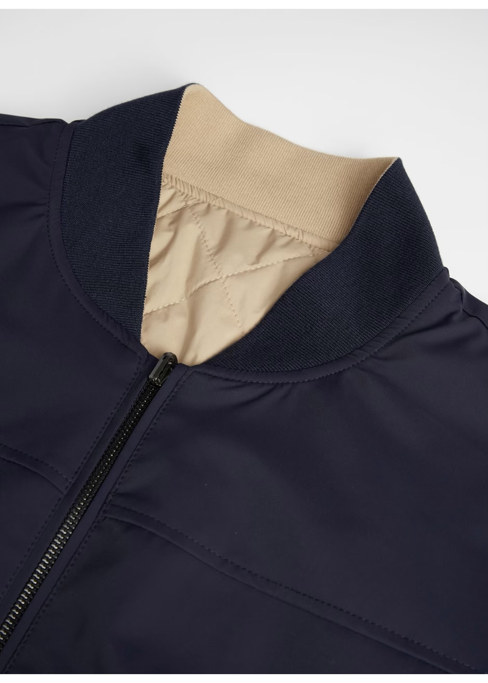 GUESS MEN REVERSIBLE BOMBER M3YL16WFHJ0